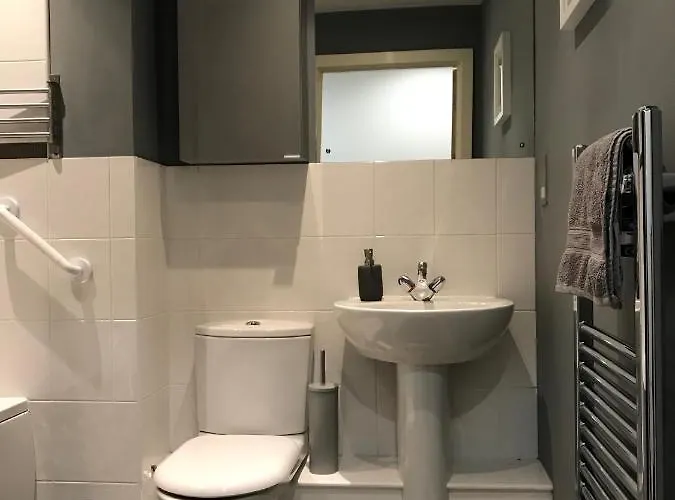 Marsh House * Bristol